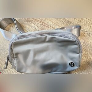 Lululemon everyday beltbag
